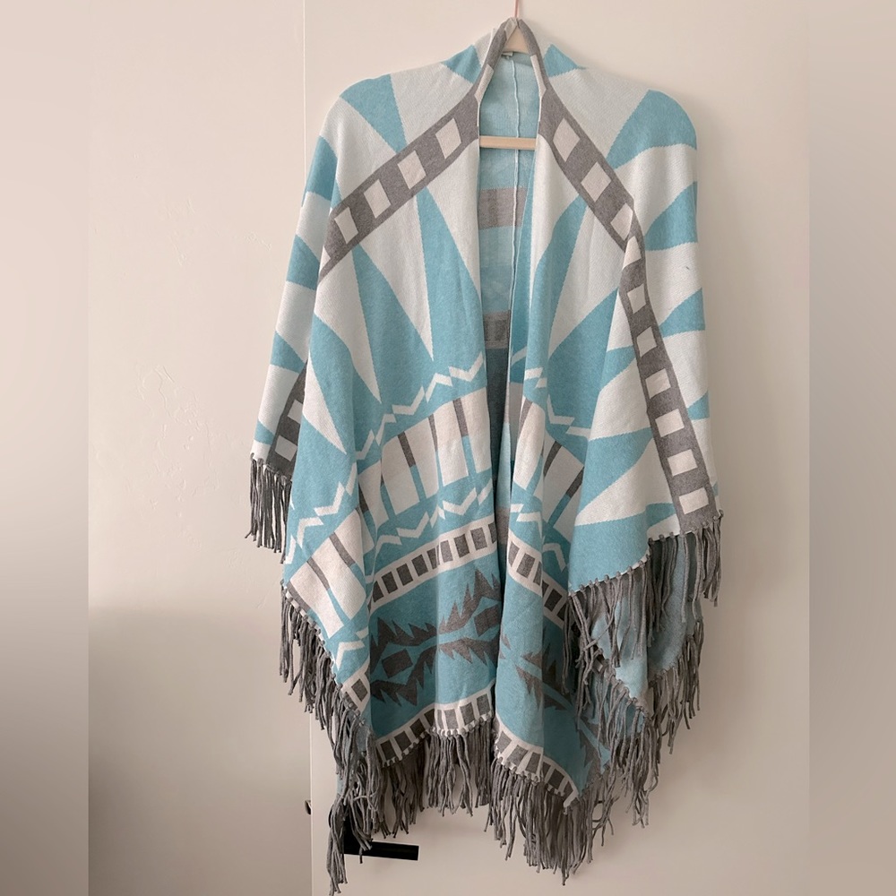 Beautiful western poncho! Perfect condition! Worn once